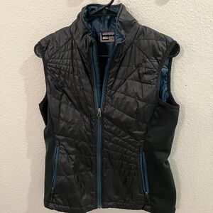 REI Women's Black and Blue Vest